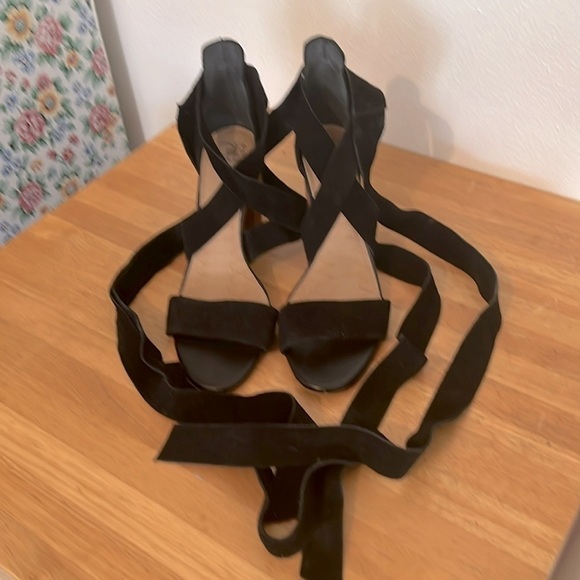Gianni Bini Black Suede Block Heel Crisscross Gladiator Sandals Long Ties  11 - Picture 1 of 5